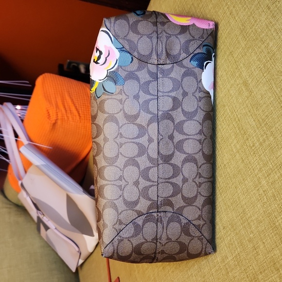 Coach Sig Rose City purse special edition - Picture 7 of 7